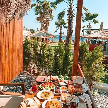 Anda Bistro & *