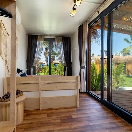 מלון Anda Bistro & *