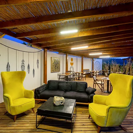 Anda Bistro & מלון