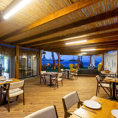 מלון Anda Bistro &