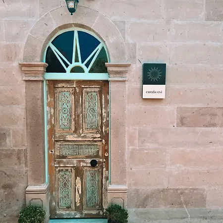 מלון Anda Bistro & *