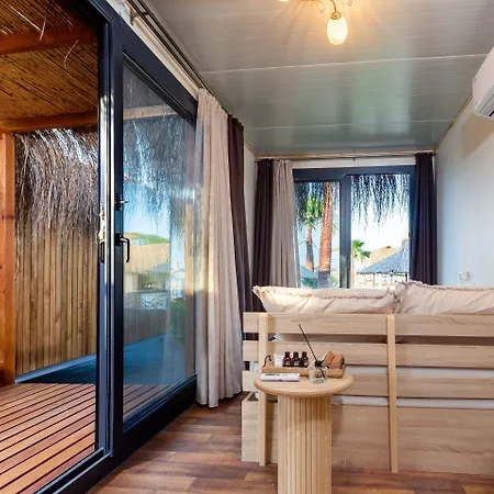 Anda Bistro & מלון *